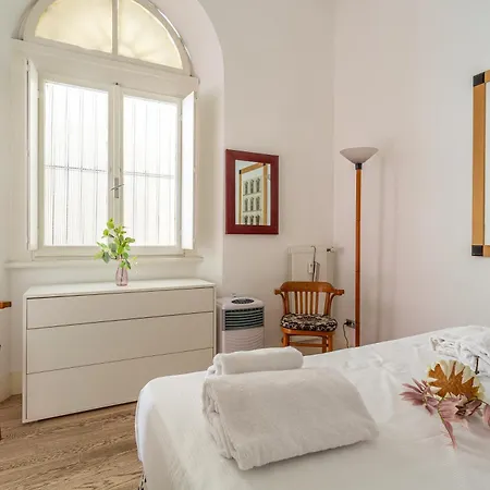 Iflat Lina Cavalieri House شقة