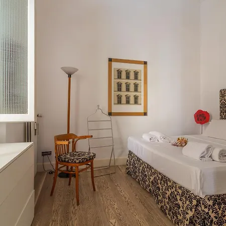 Iflat Lina Cavalieri House *